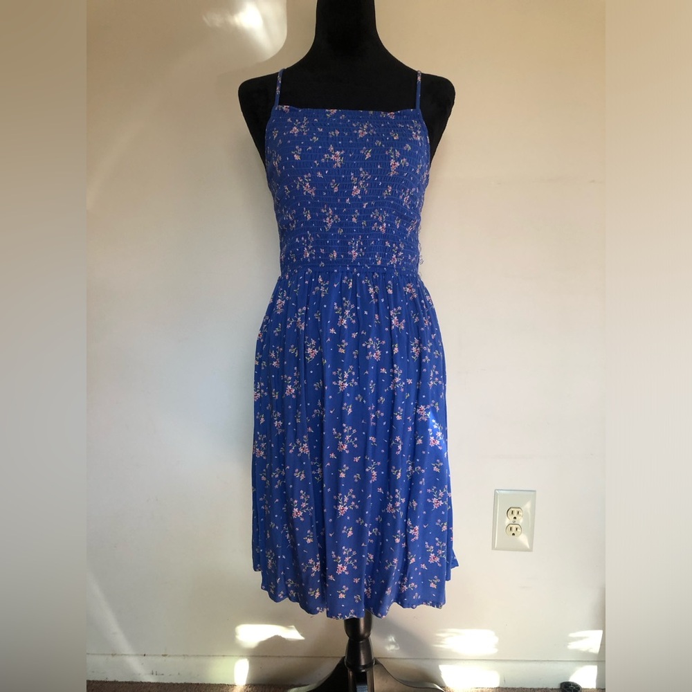 Lovely mid length floral sun dress, size medium